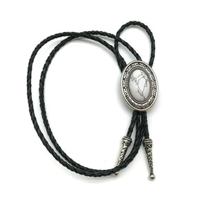 Bolo tie med oval sten och flätat läderband