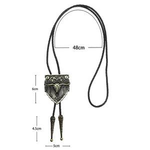 Bolo tie med tjurskalle i oljesköld och läderband