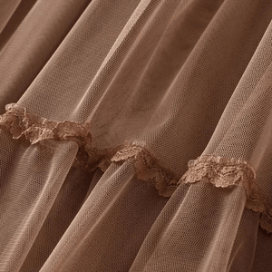 Lång A-linje tyllkjol med plisserade volanger