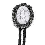 Bolo tie i äkta läder med vintageblomma och steninfattning Vit