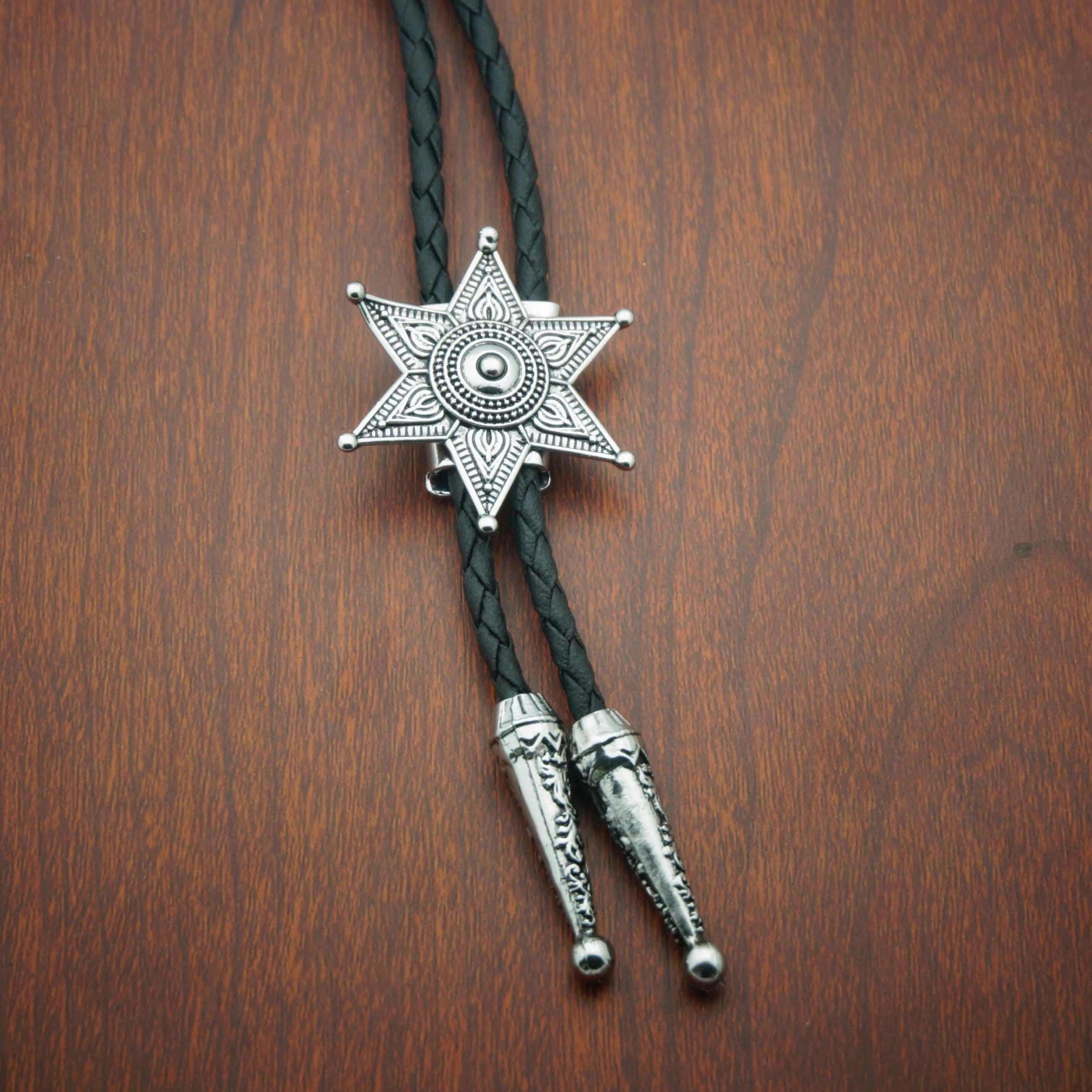 Bolo tie i silver med stjärnhänge Silver