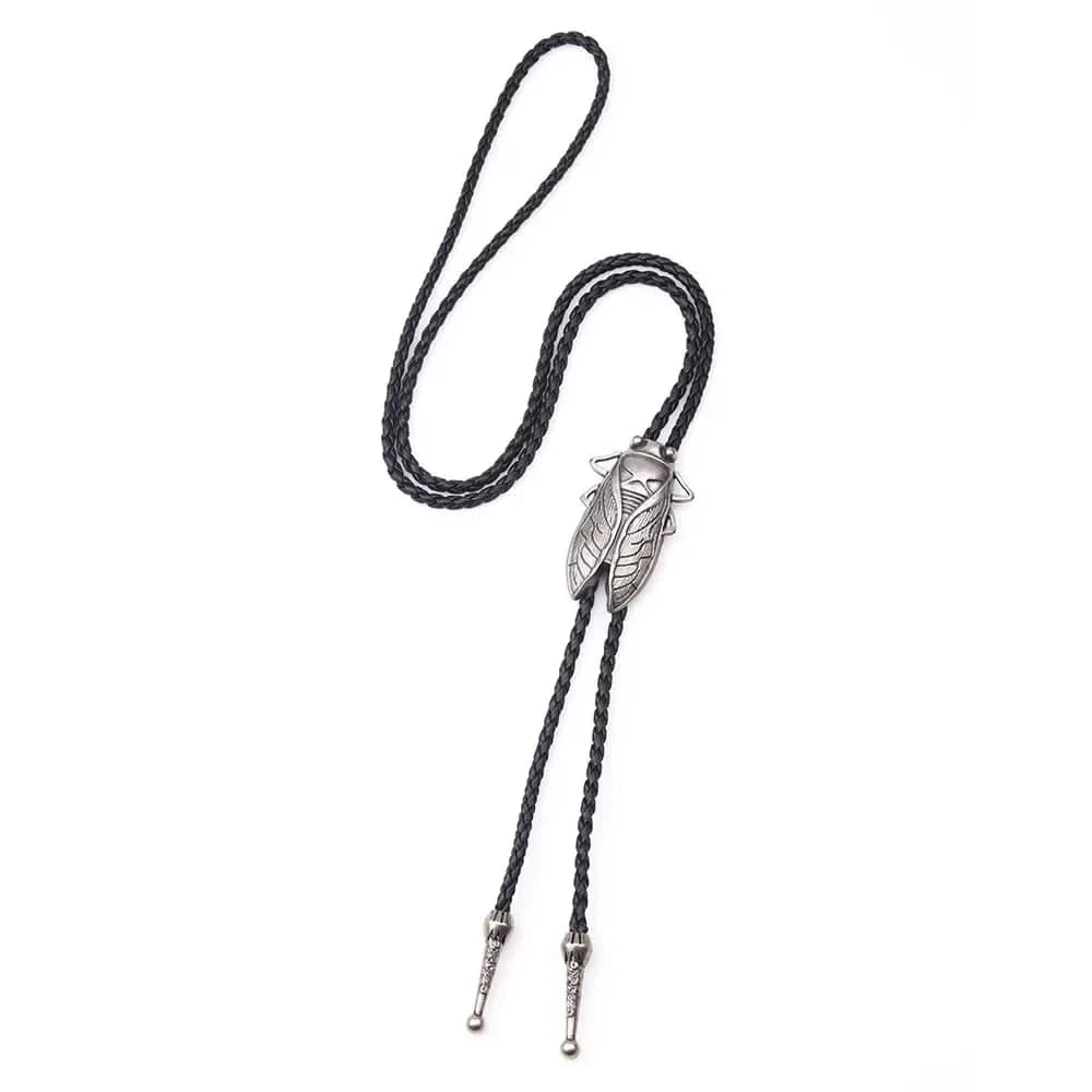 Bolo tie med metallcikada Antiksilver