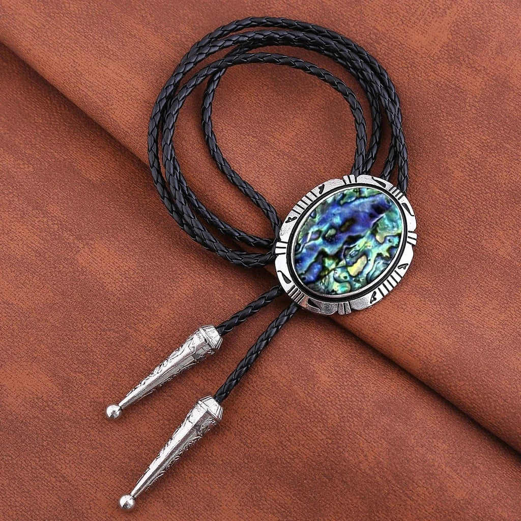 Bolo tie med snäckstenshänge i blågrönt skimrande