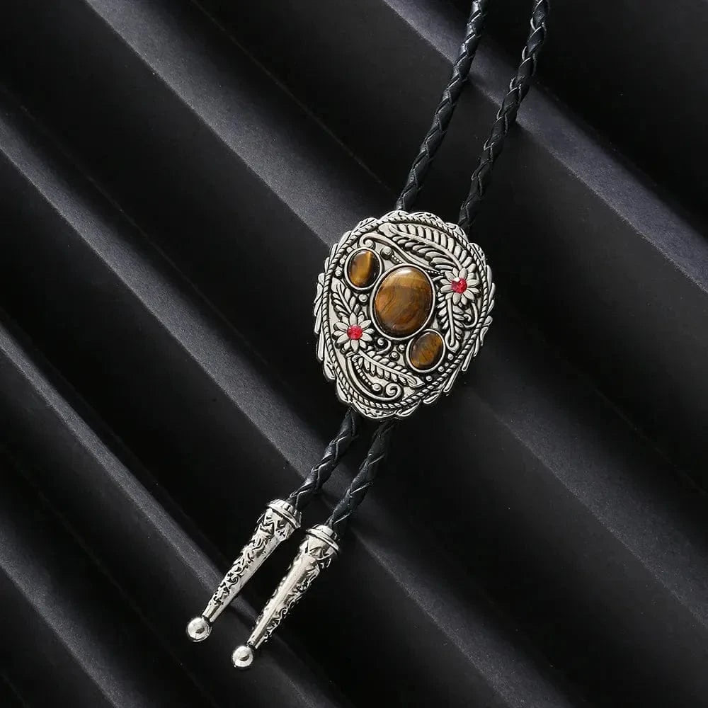 Bolo tie med snidade detaljer och naturlig sten
