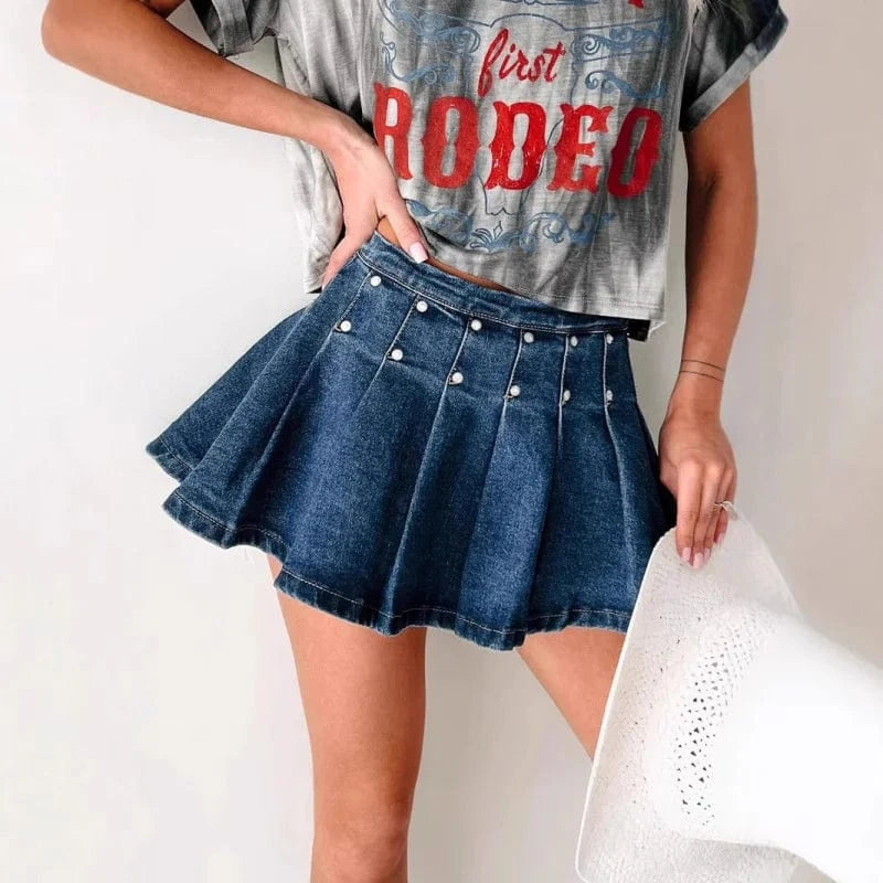 Kort plisserad jeanskjol