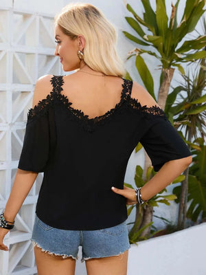 Off Shoulder Blus med Spets