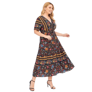 Plus size klänning i bohemisk stil